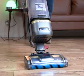 Shark LA502 Vacuum