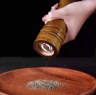pepper grinder