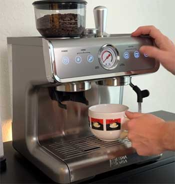 Ultima Cosa Espresso Machine