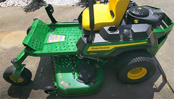 John Deere Z325E Zero Turn Mower