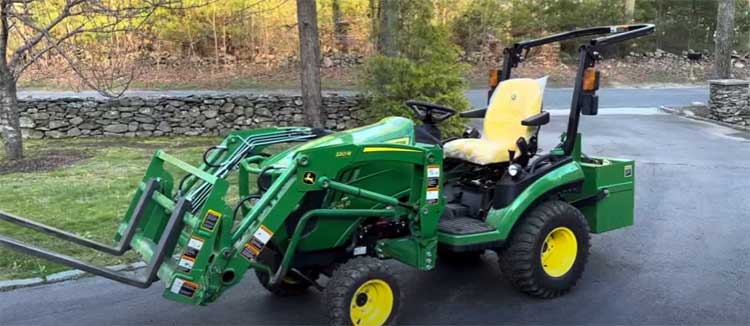 John Deere 1025R