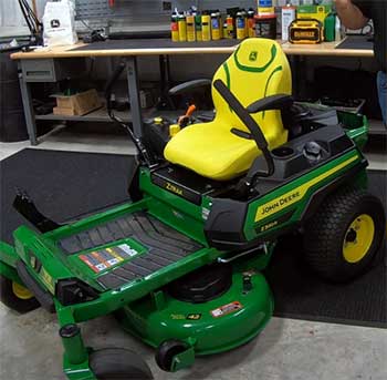 John Deere Z320R Zero Turn Mower