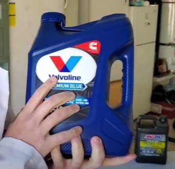 Valvoline Premium Blue One Solution 15W-40