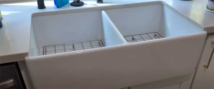 Bocchi Classico 30-inch Apron Front Fireclay Sink