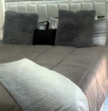 Sheets & Giggles sheets