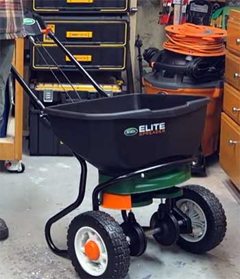 Scotts Elite Spreader