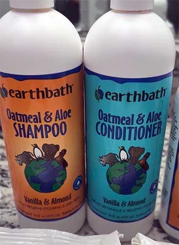 Earthbath Oatmeal and Aloe Shampoo