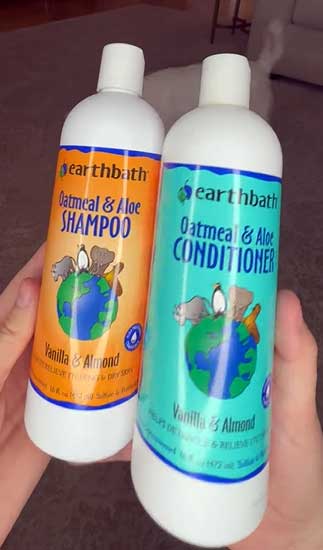 Earthbath Oatmeal and Aloe Shampoo