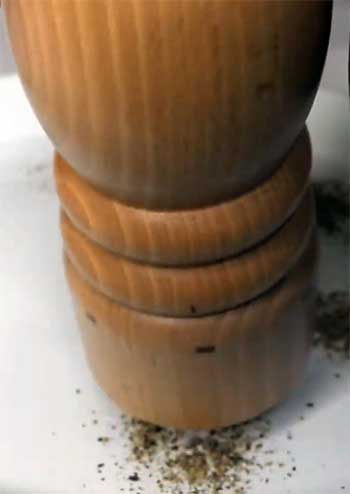 Peugeot Paris u'Select pepper mill