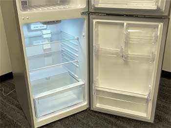 Insignia Top Freezer Refrigerator