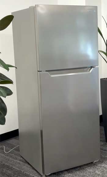 Insignia Top Freezer Refrigerator