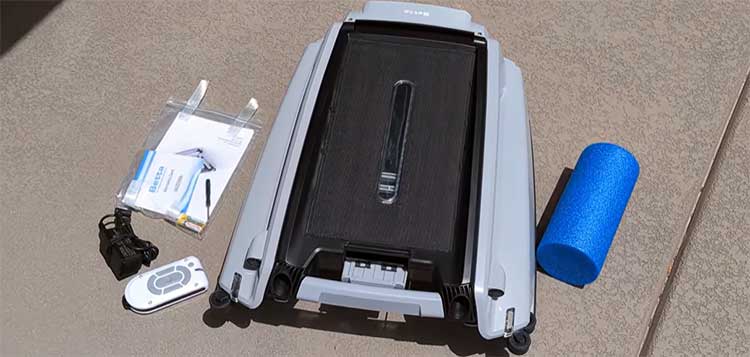 Betta SE Plus Skimmer Robotic Pool Cleaner