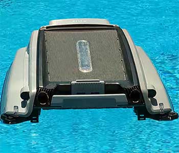 Betta SE Plus Skimmer Robotic Pool Cleaner