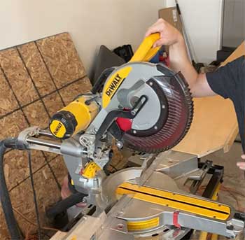 DeWalt DWS779 Sliding Miter Saw